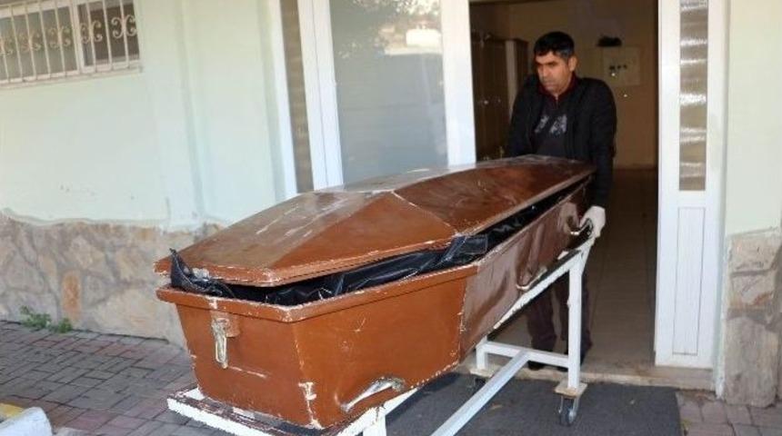 G&uuml;venlik G&ouml;revlisi G&ouml;ğs&uuml;nden Vurularak &Ouml;ld&uuml;r&uuml;ld&uuml;