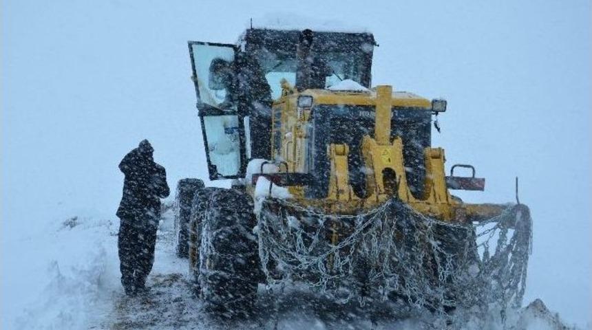 Hasta Kurtarmaya Giden Ekiplere Kar Engeli