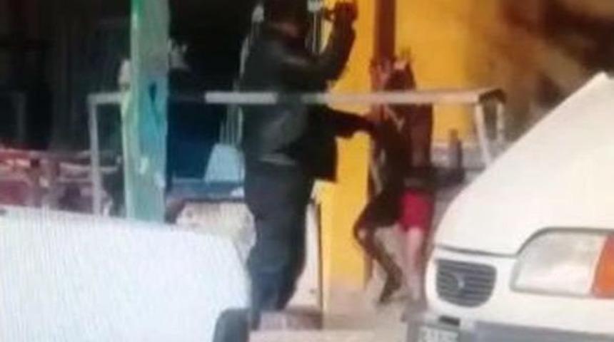 Okula Gitmeyen Oğlunu Kemerle D&ouml;vd&uuml;