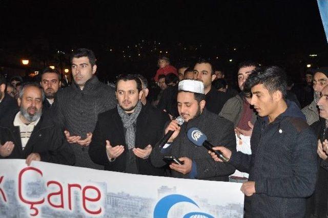 İzmir’de Halep’teki Saldırılar Protesto Edildi