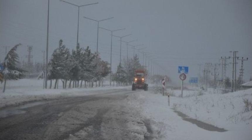 Diyarbakır&rsquo;da Bazı Yollar Kar Nedeniyle Ulaşıma Kapatıldı