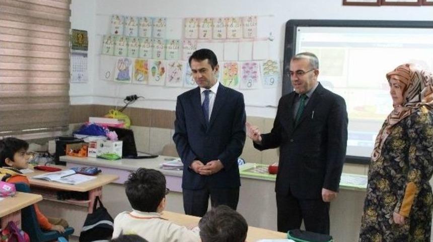 Vali Aktaş Mesaisine Okul Ziyareti İle Başladı