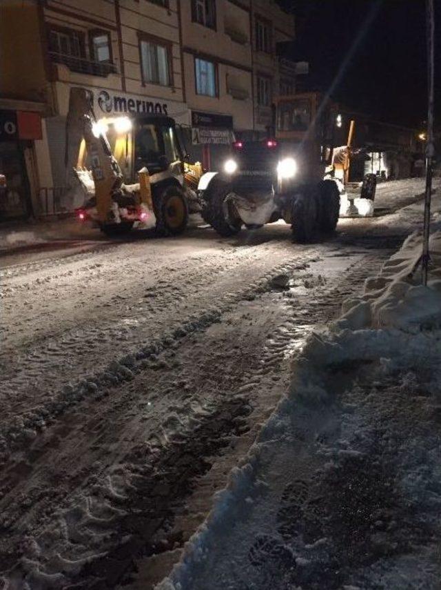 Malazgirt’te Kar Temizleme Çalışması