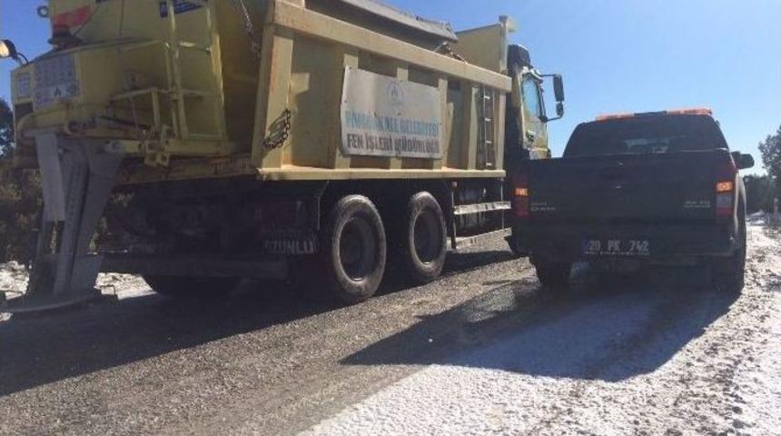 Pamukkale Belediyesi Buzlu Yolları A&ccedil;ıyor