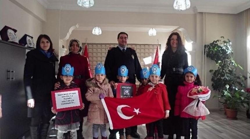 &Ouml;ğrencilerden Polise Ziyaret