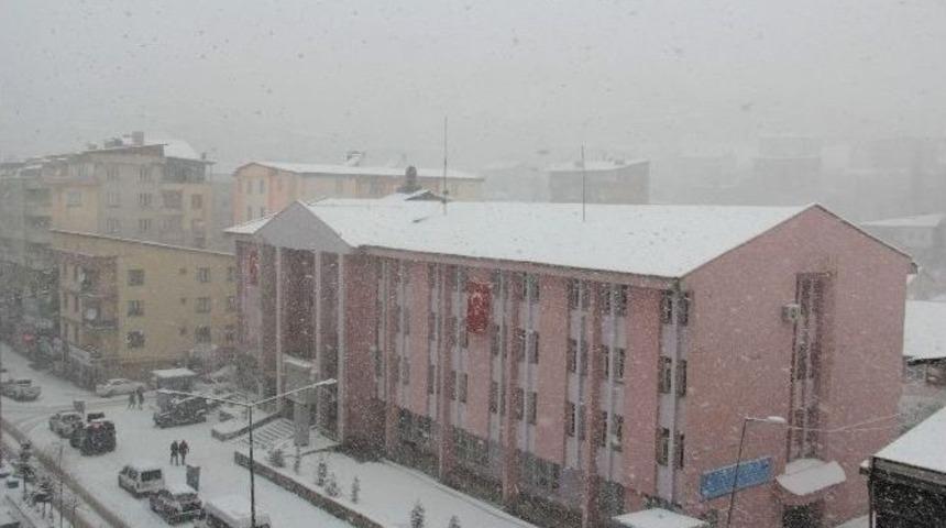 Hakkari&rsquo;de 91 K&ouml;y Ve 242 Mezra Yolu Ulaşıma Kapandı