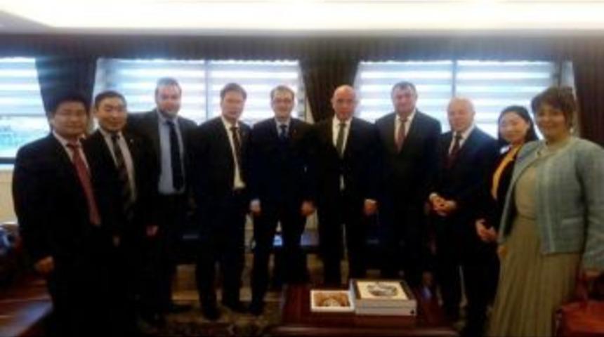 Milletvekili Ilıcalı, Yabancı Yatırımcıları Tbmm&rsquo;de Kabul Etti