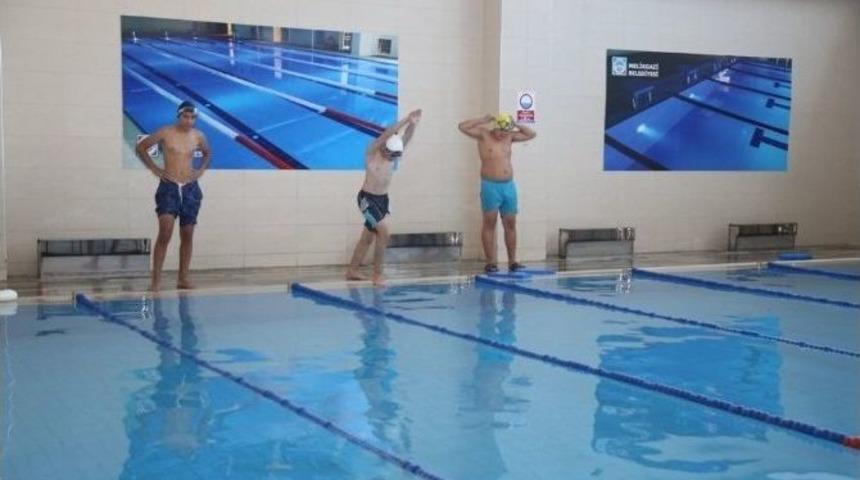 Melikgazililer, Y&uuml;zme Keyfini 365 G&uuml;n Yaşayabiliyor