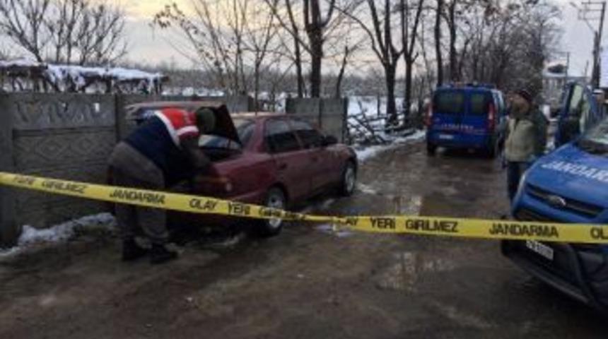 &rsquo;dur&rsquo; İhtarına Uymayan Otomobilden 10 Kilo Esrar &Ccedil;ıktı