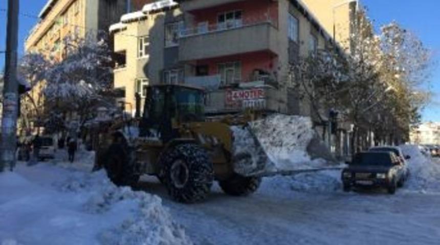 Bing&ouml;l Belediyesi Kar G&ouml;revinde