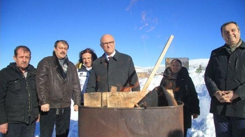 Uludağ&rsquo;da Yakılan Meşale İle Sezon Erken A&ccedil;ıldı