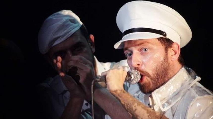 "g&uuml;l&uuml;n&ccedil; Karanlık" Tiyatroseverlerle Buluştu