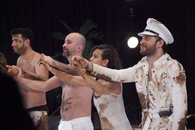 "g&uuml;l&uuml;n&ccedil; Karanlık" Tiyatroseverlerle Buluştu 3