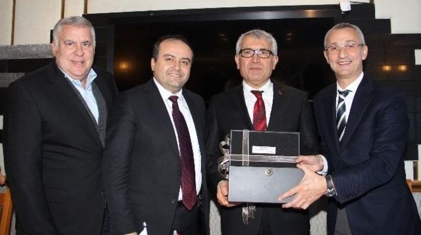 Egeli İhracat&ccedil;ılar, Eximbank Kredileri İle Likit Sorununu &Ccedil;&ouml;zecek