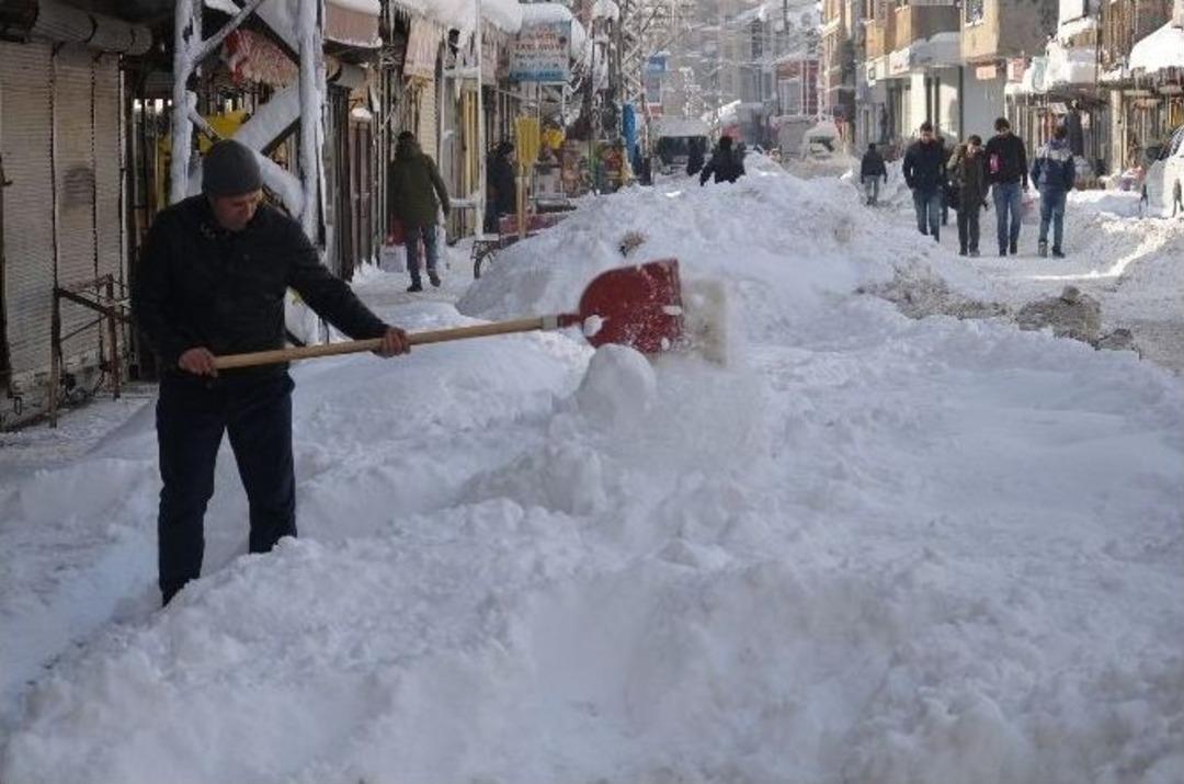 Y&uuml;ksekova Kara Teslim Oldu
