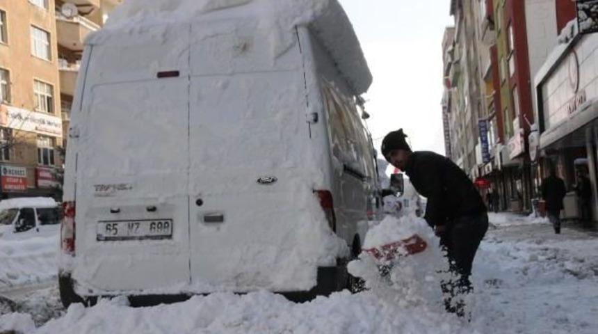 Hakkari'de 91 K&ouml;y Ve 242 Mezarının Yolu Kapandı