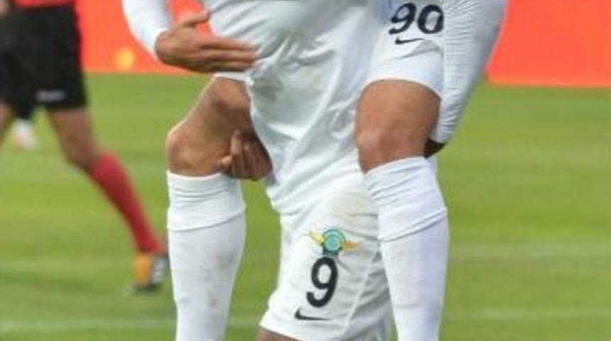 Akhisar Belediyespor'da Vaz Te'nin Kupada &Ccedil;oşuyor