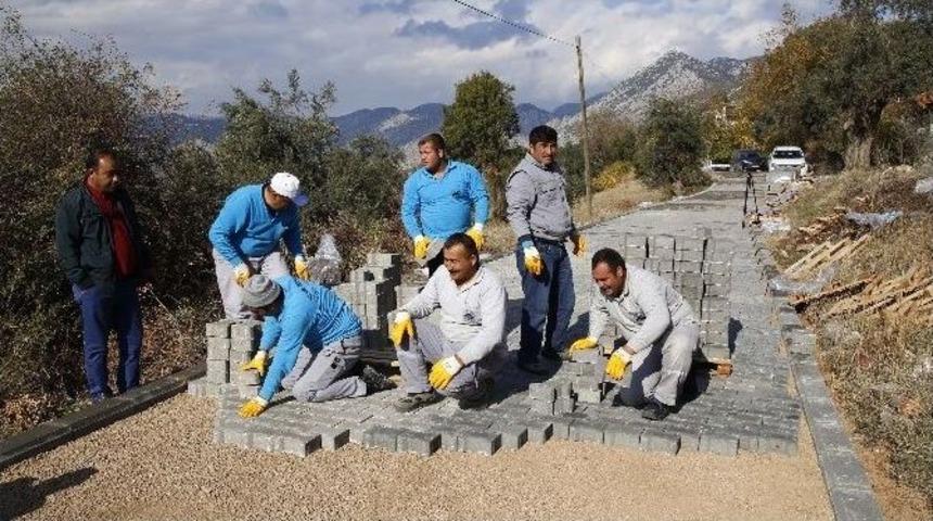 D&ouml;şemealtı Killik Mahallesi&rsquo;nde Parke Yol Sevinci
