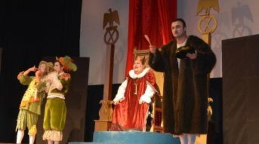 &lsquo;kralın Diş Ağrısı&rsquo; &Ccedil;ocuklarla Buluştu