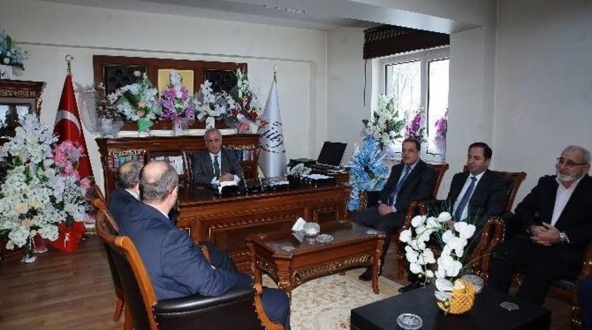 Rekt&ouml;r &Ccedil;omaklı Fak&uuml;lteleri Ziyaret Etti