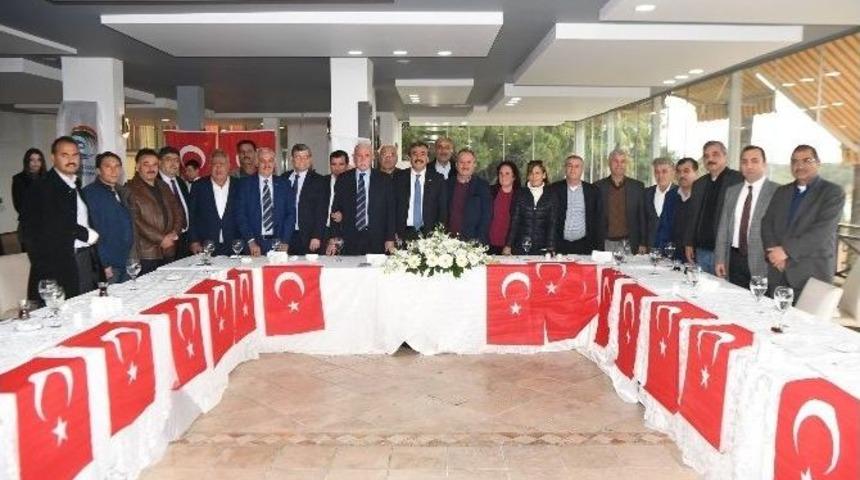 Başkan &Ccedil;etin: "el Ele Vermek, D&uuml;nyaya Haykırmak İ&ccedil;in Neyi Bekliyoruz?"