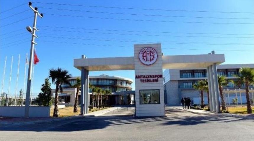 Antalyaspor Yeni Tesislerinde Ilk Antrenmanı Yaptı