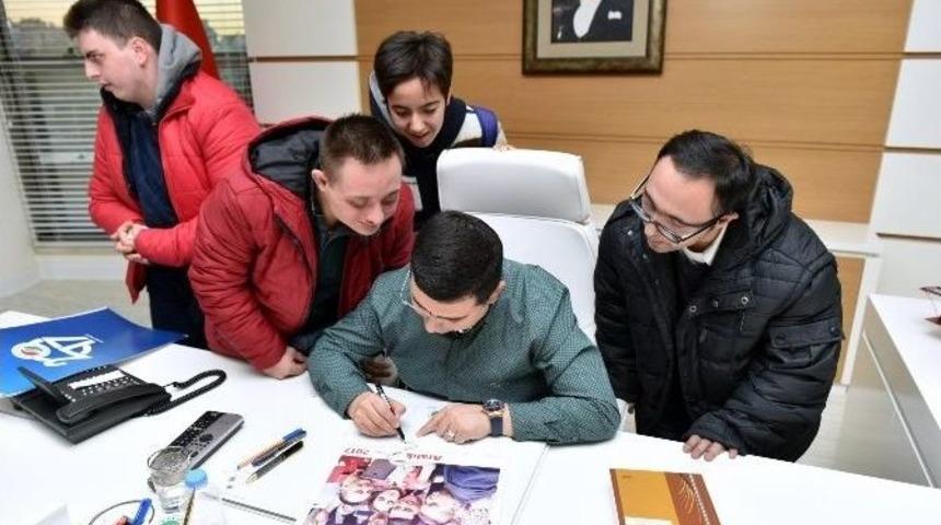 &Ouml;zel Gen&ccedil;lere Takvim S&uuml;rprizi