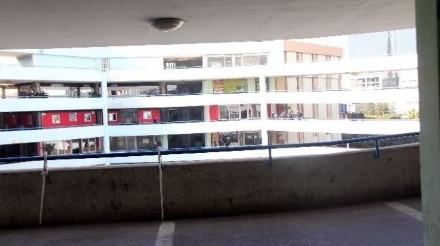 Mersin&rsquo;de Ruhsata Aykırı &Ccedil;alışan 27 İş Yeri Kapatıldı