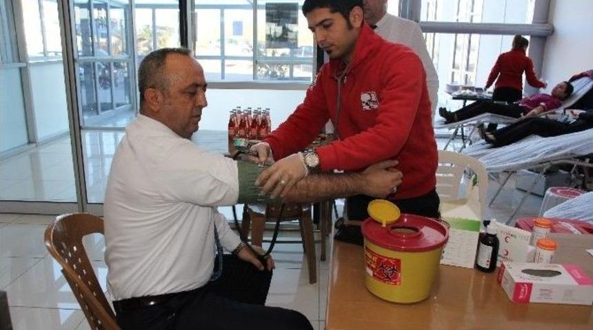 Adliye Personelinden Kan Bağışı