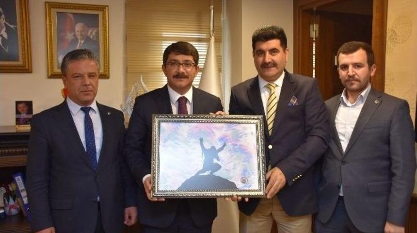 Şehzadeler&rsquo;den 10 Bin Kişilik Eğitim Protokol&uuml;