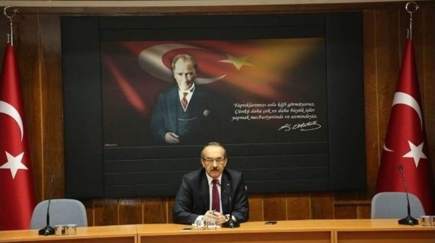 Vali Yavuz, M&uuml;d&uuml;rlerle Toplandı