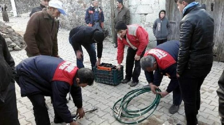 Sıkışan Ineği Itfaiye Kurtardı