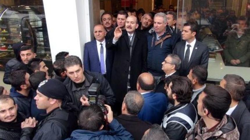 İ&ccedil;işleri Bakanı Soylu Cizre'de Esnafı Ziyaret Etti