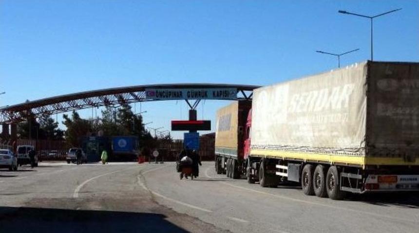 Halep'ten Ka&ccedil;an Suriyeliler, Azez &Ccedil;evresine Yerleştiriliyor