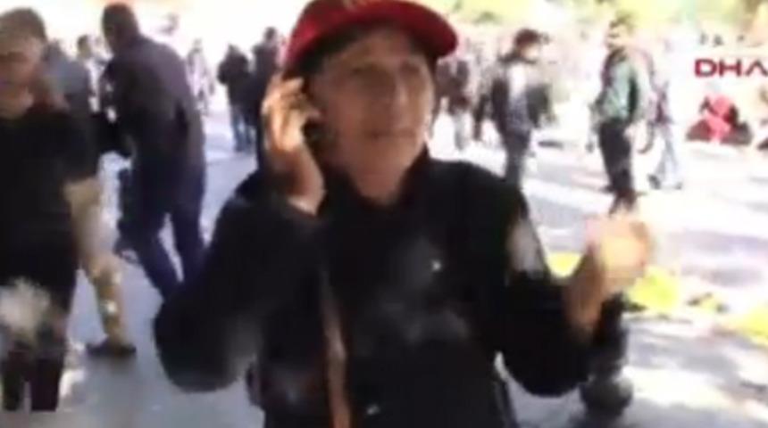Ankara'daki b&uuml;y&uuml;k patlamada annenin feryadı kameraya takıldı!