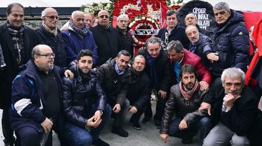 Tsyd Başkanı Oğuz Tongsir Ve Y&ouml;netim Kurulu Şehitler Tepesi&rsquo;ne &Ccedil;elenk Bıraktı