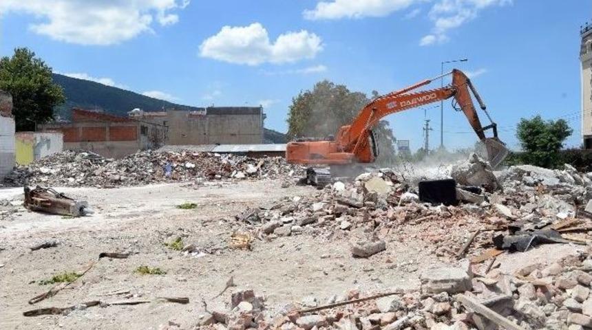 Osmangazi Yıkılarak G&uuml;zelleşiyor