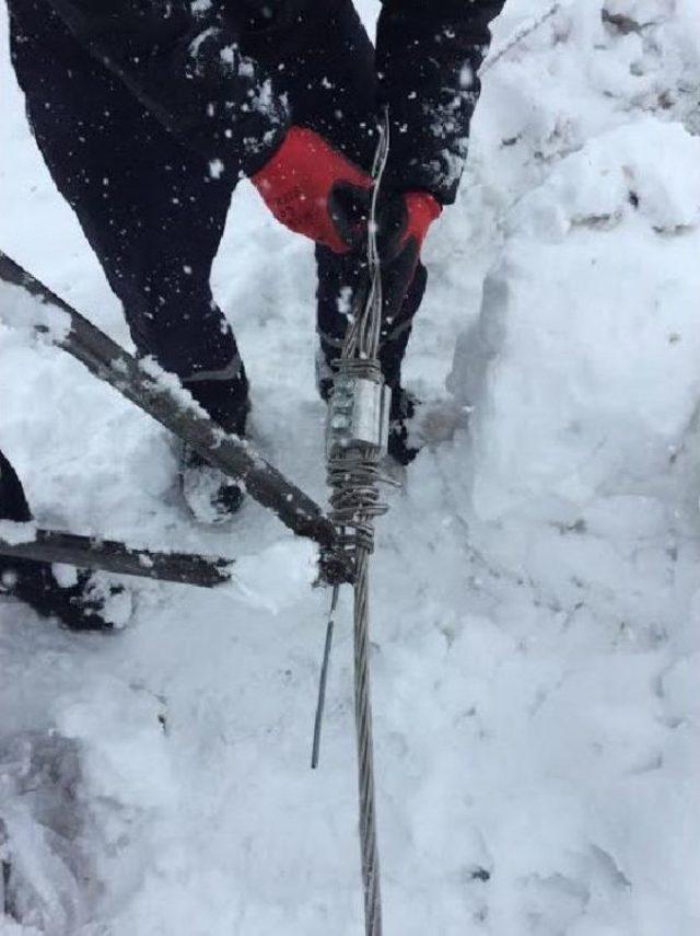 Hakkari de 91 K&ouml;y Ve 242 Mezarının Yolu Kapandı (2) 2