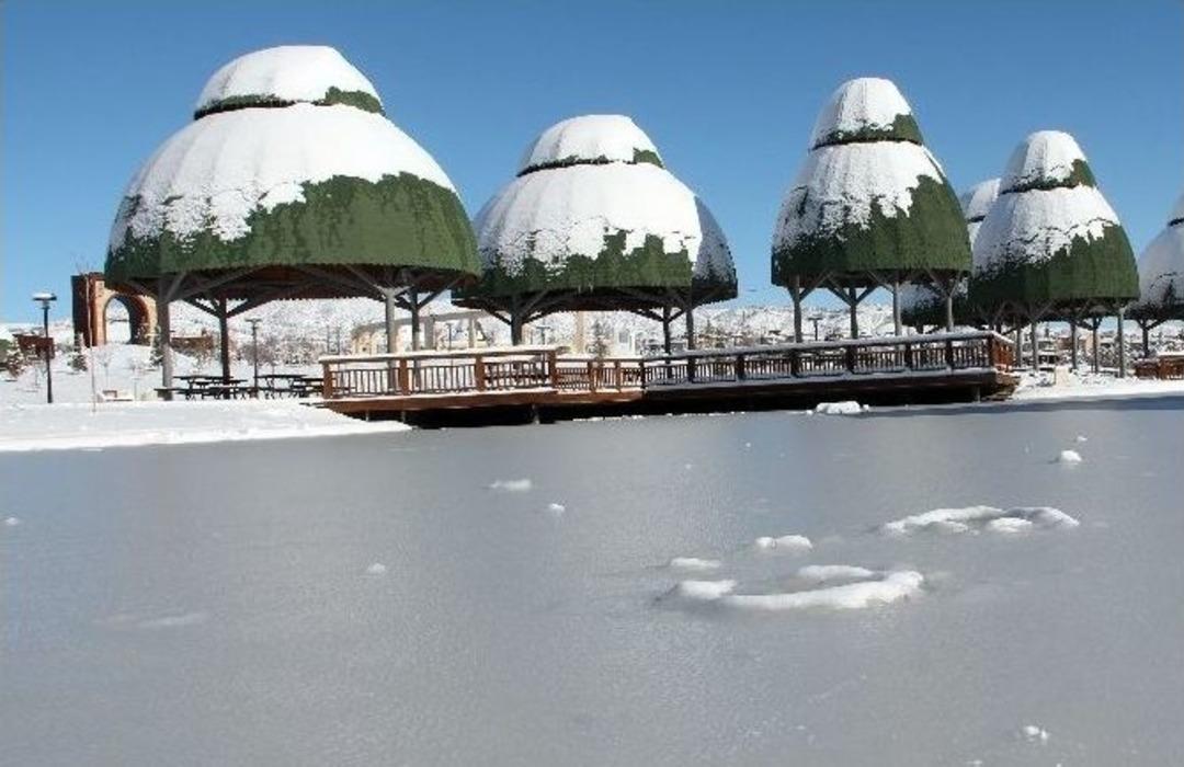 Elazığ Buz Tuttu, D&uuml;şen Vatandaşlar Hastanelik Oldu