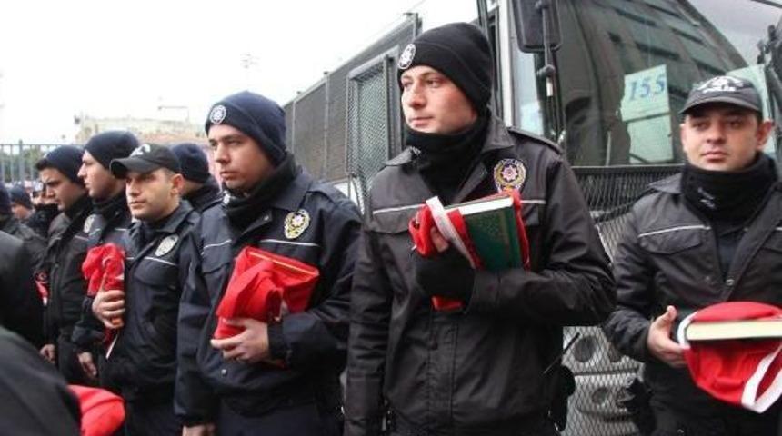 Adliyede Avukatlardan Çevik Kuvvet Polisi'ne Başsağlığı Ziyareti