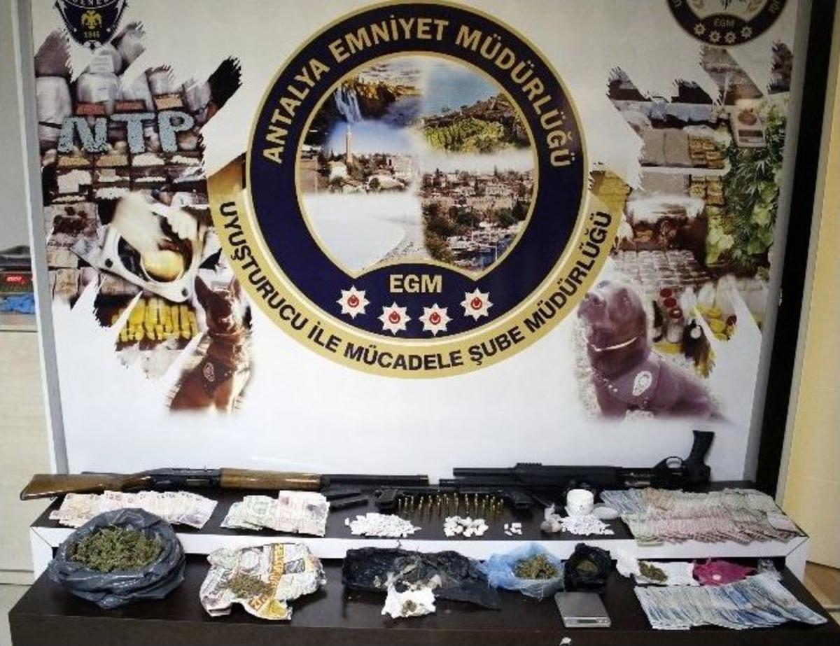 Antalya&rsquo;da Uyuşturucu Operasyonu: 6 Kişi Tutuklandı