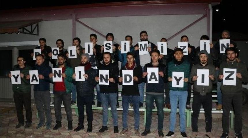 &Uuml;niversiteli Gen&ccedil;lerden "polisimin Yanındayım&rdquo; Kampanyasına Destek