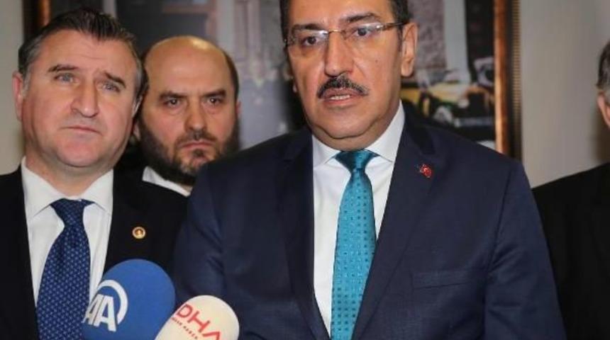 Bakan T&uuml;fenk&ccedil;i, Sarp Kapısı&rsquo;Nda Incelemelerde Bulundu