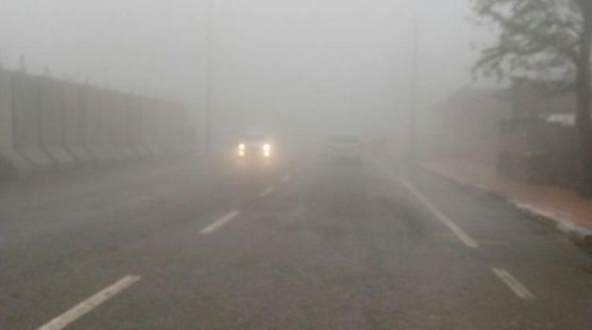 İdil&rsquo;de Yoğun Sis Hayatı Olumsuz Etkiledi