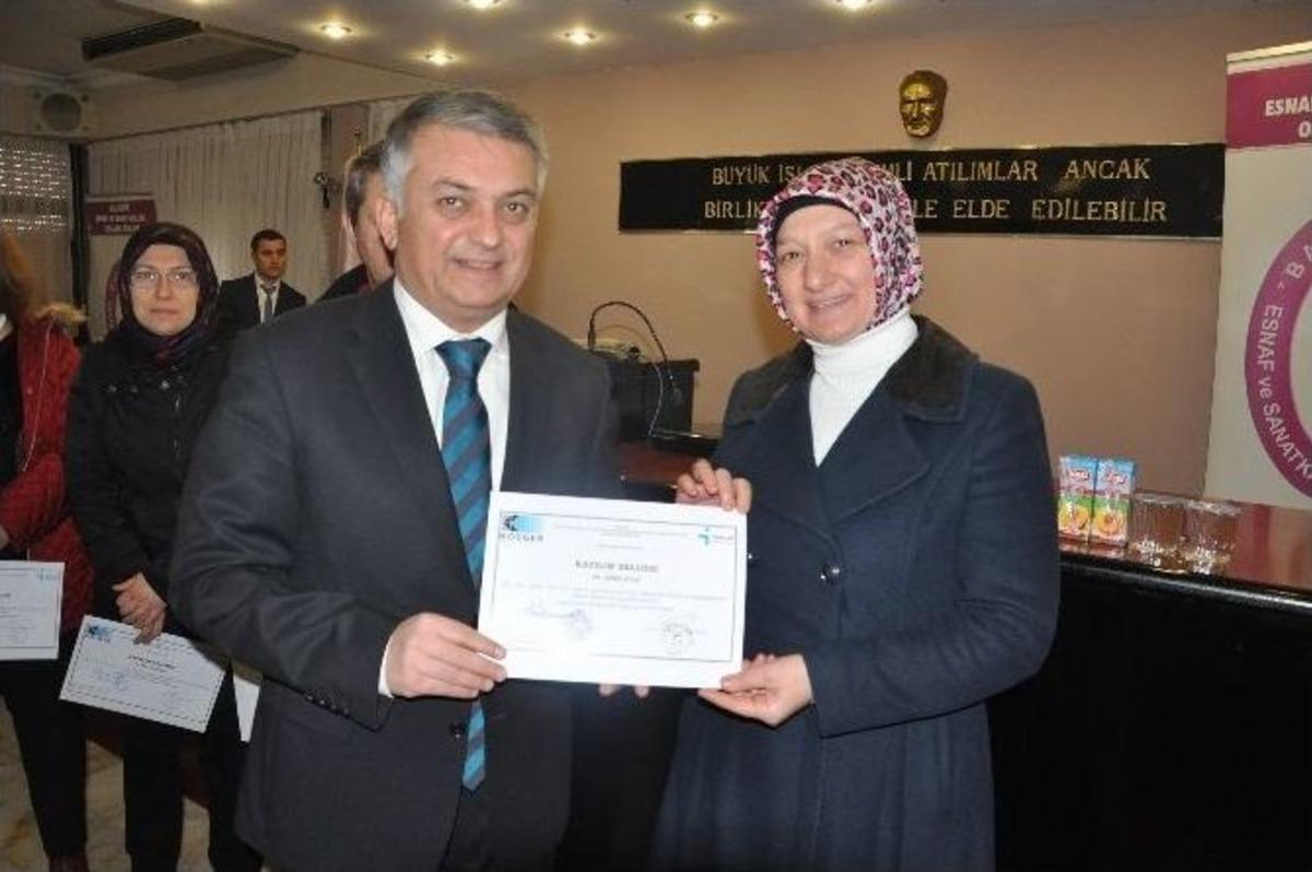 Gen&ccedil; Girişimcilerde Sertifika Heyecanı