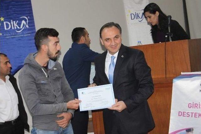 Siirt’te ‘kredi Ve Sigorta Bilgilendirme’ Semineri Ve Sertifika Töreni Düzenlendi