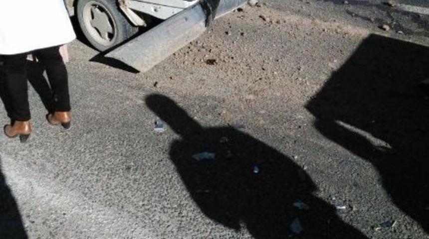 Milas&rsquo;ta &Uuml;&ccedil; Ara&ccedil; Birbirine Girdi