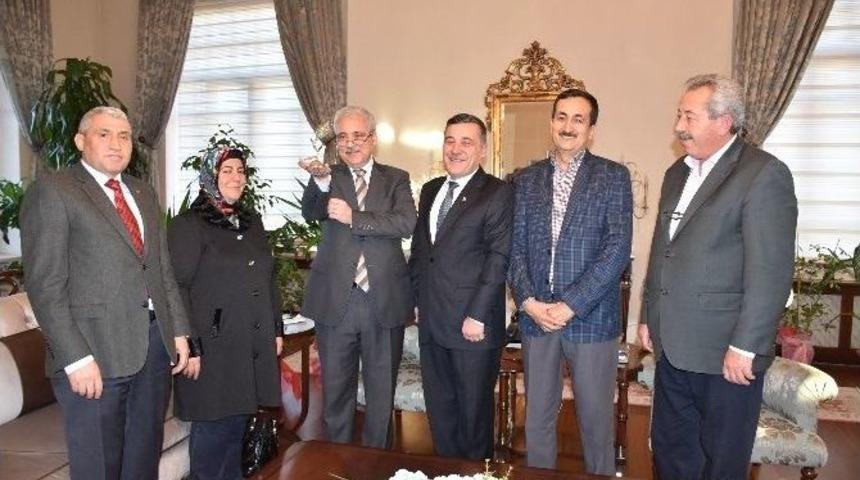 Manisa&rsquo;da 133 &Ccedil;ocuk 107 Koruyucu Ailenin Yanında