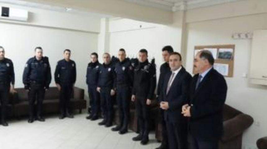 Rekt&ouml;r Şimşek, Emniyet M&uuml;d&uuml;rl&uuml;ğ&uuml;&rsquo;ne Taziye Ziyaretinde Bulundu