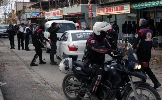 Polis Hdp Binasındaki Abdullah &Ouml;calan Fotoğrafını Kaldırdı 2